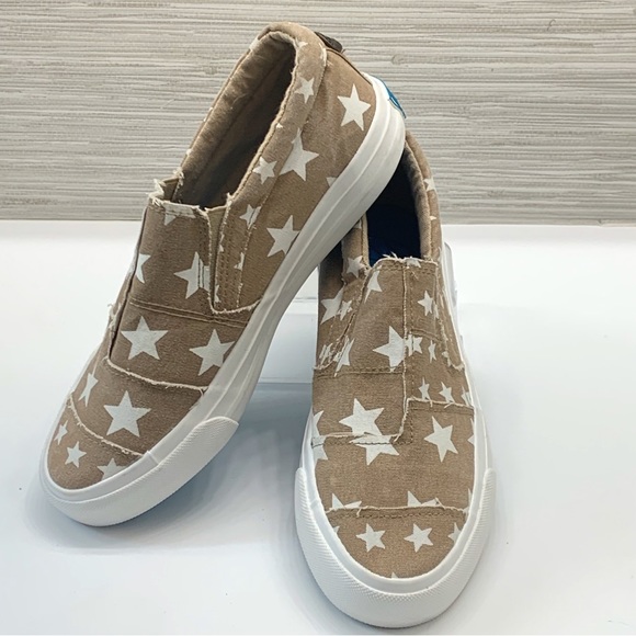 Blowfish Slip-on Shoes - Picture 3 of 7